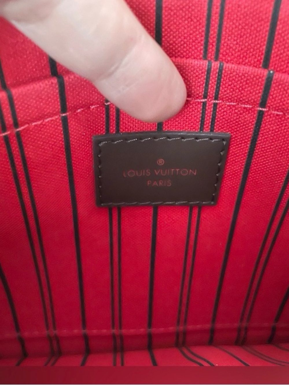 Authentic LOUIS VUITTON Damier Neverfull MM Pouch. - Picture 11 of 13